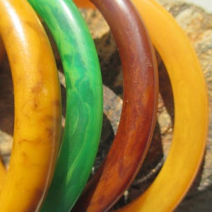 Set of 4 bakelite bangles
