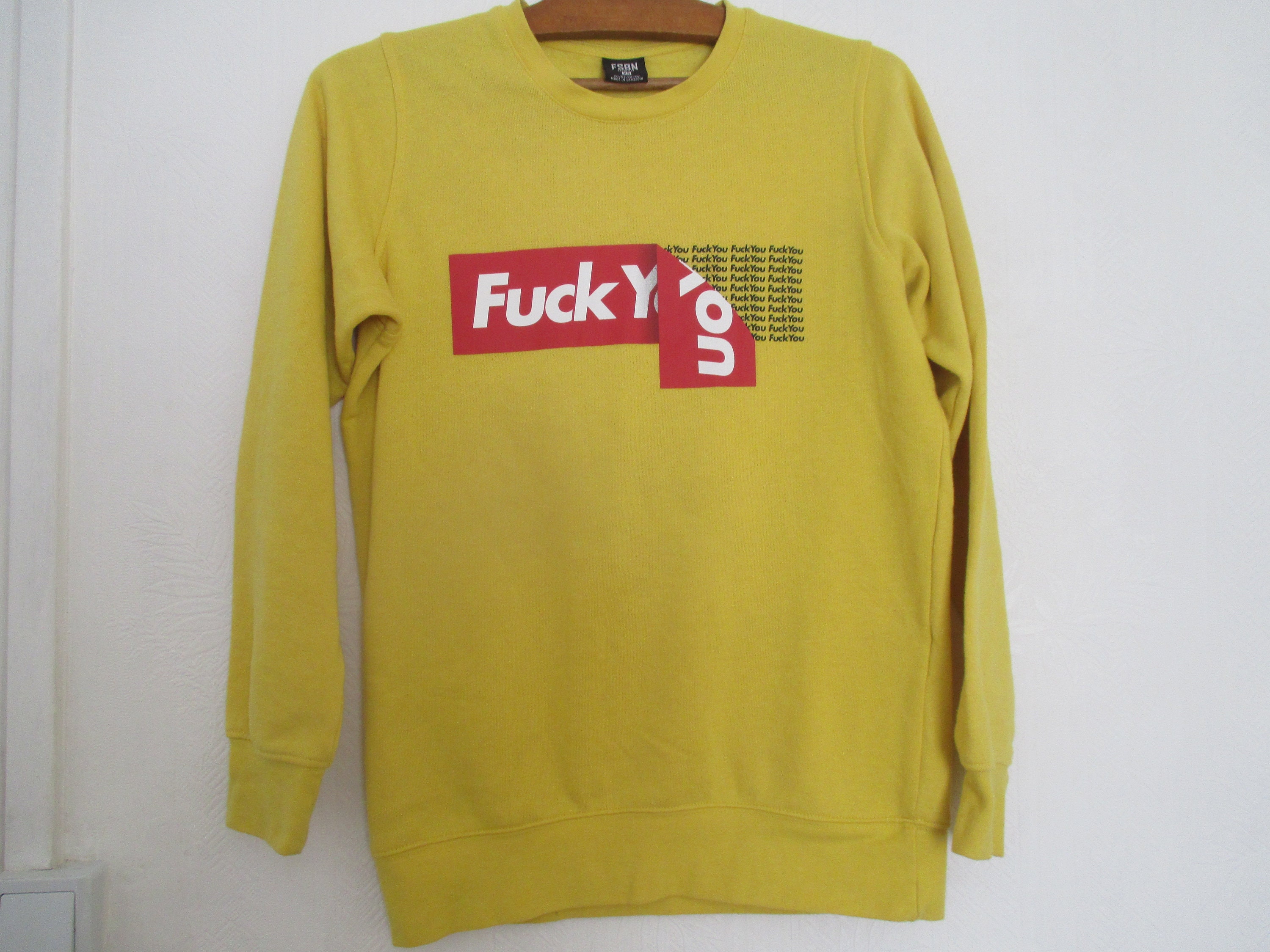 Felpa gialla arrabbiata vintage FU, vestibilità slim XS di FSBN