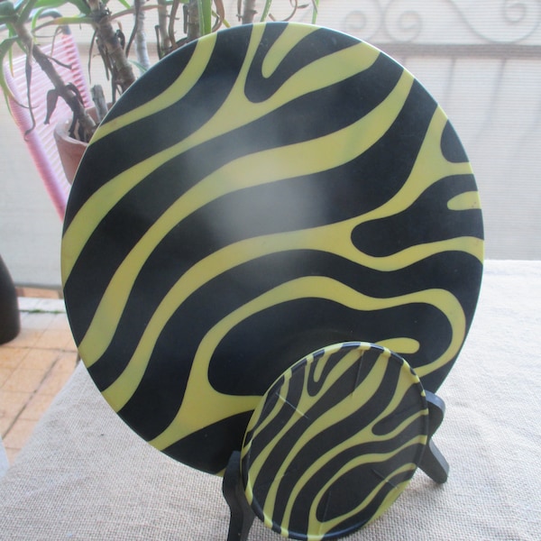 Matching trivet and coaster, yellow black 70s melamine psychedelic style MCM