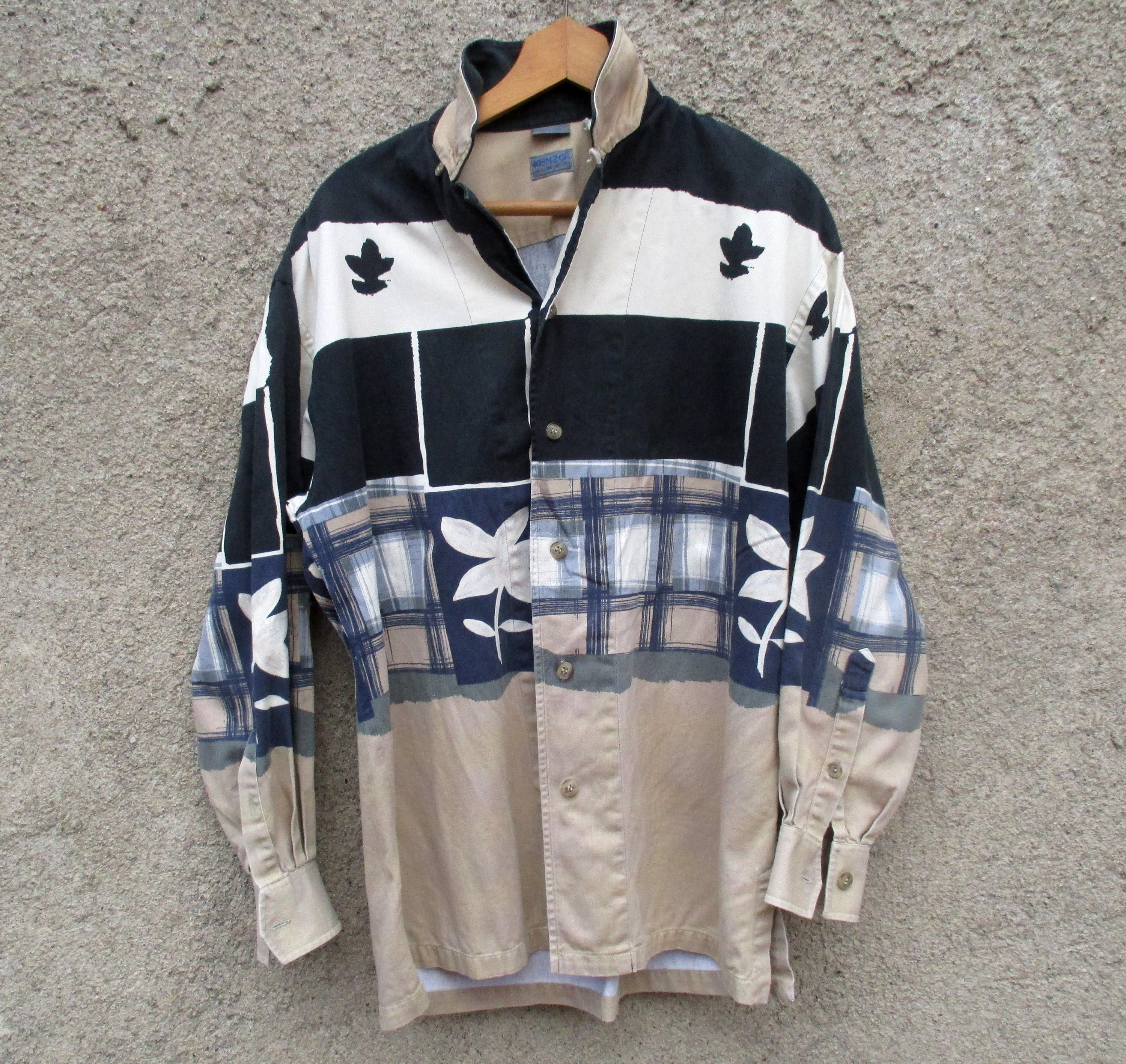 80 s Kenzo chemise, bleu marine, crème et beige fleuri, pur coton géométrique, de taille moyenne M, Kenzo Homme Made in France 80 s Kenzo et chemise, bleu marine, crème et Kenzo beige fleuri, pur coton géométrique, de taille moyenne M, Kenzo Homme Made in France 47add8