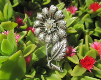 Vintage flower brooch, silver plate (?) with patina and rhinestones