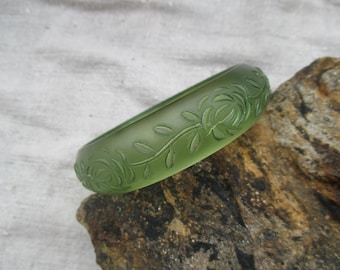60s etched bangle, translucent satin green lucite