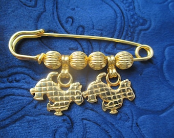 90s bright gold scotty dog dangle pin signed by DAM