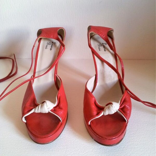Vintage shoes Laura Busi italian brand, 80s; made in Italy, veritable leather, Us size 8.5, hells 4.4", excellent condition