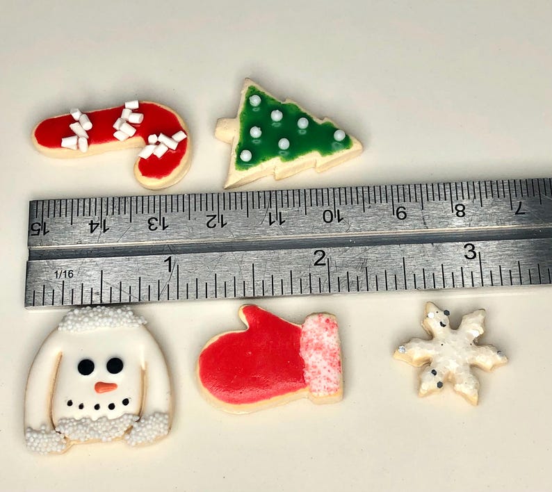 1:5 Holiday Table and 6 Cookies Made for Larger Fashion Dolls Elves 13 ...