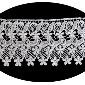 3.5 Inches White Floral Design Pattern Netted Guipure Venice Lace Trim Crafts Supplies Embellishment Sewing Notions 17845 image 2