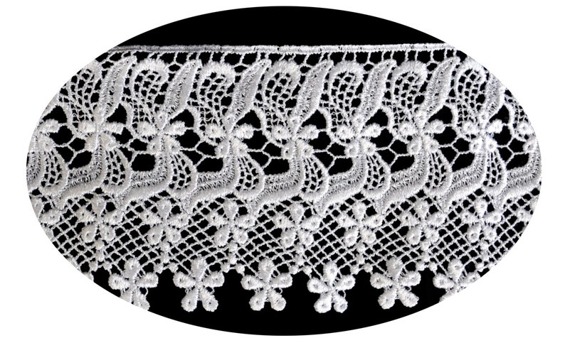 3.5 Inches White Floral Design Pattern Netted Guipure Venice Lace Trim Crafts Supplies Embellishment Sewing Notions 17845 image 1