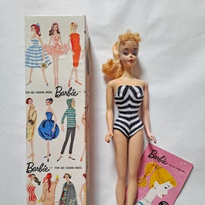 Vintage 1959 Blond Mattel Barbie with Ponytail #850 TM Original Box with Outfits