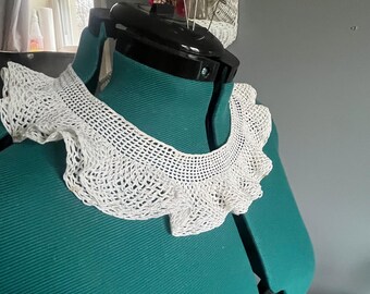 Vintage Crochet Collar//Crochet Collar//Cottagecore Clothing//Vintage Collar