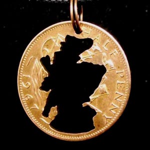 Collar con el mapa de Escocia, tallado a mano a partir de un auténtico medio penique de bronce. Joyería escocesa, colgante de Caledonia.