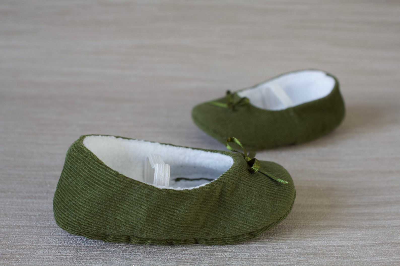 baby girl shoe, baby shoe ballet flat, olive green baby girl shoe, girls shoe, green corduroy ballet flats.
