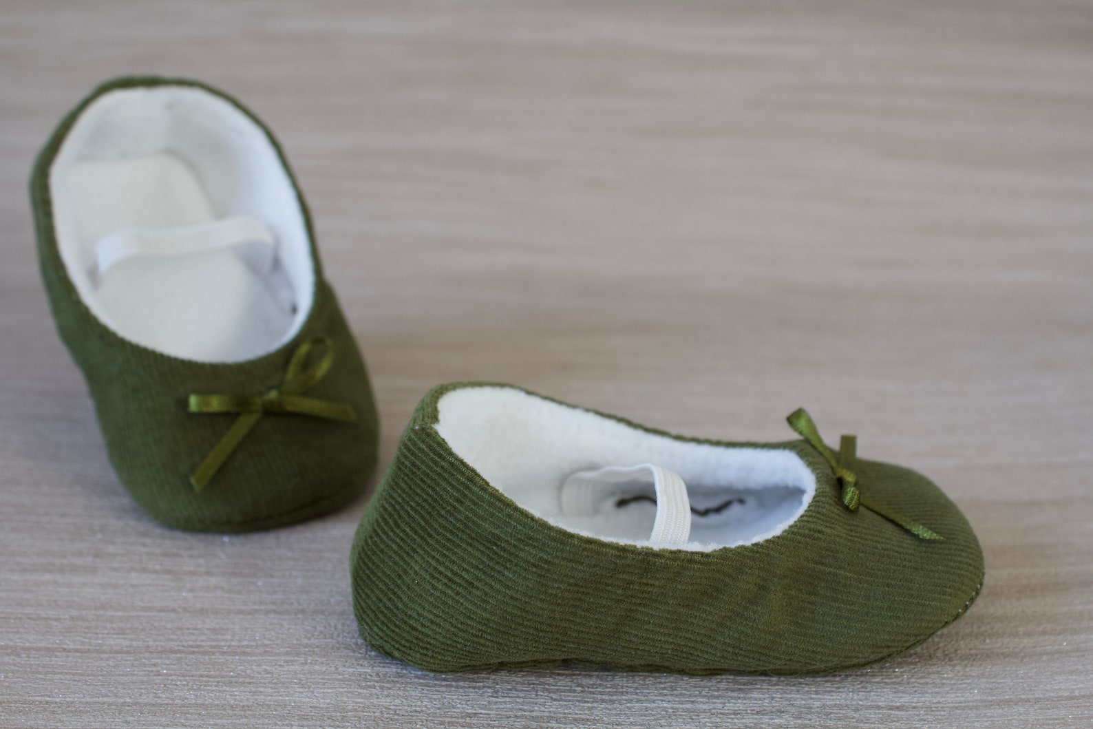 baby girl shoe, baby shoe ballet flat, olive green baby girl shoe, girls shoe, green corduroy ballet flats.