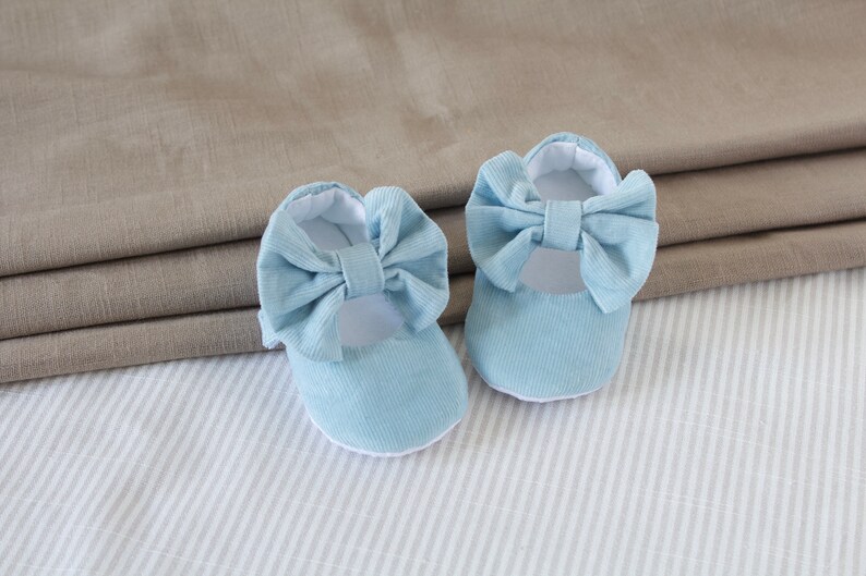 Baby shoes/ crib baby shoes/ walker 
