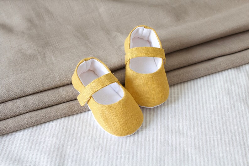 girls mustard shoes