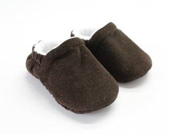 Baby shoes/0-3M girls shoes/corduroy baby shoes/girls shoes/boys shoes/ 0-3 months shoes /dark brown baby booties/baby shower gift idea.