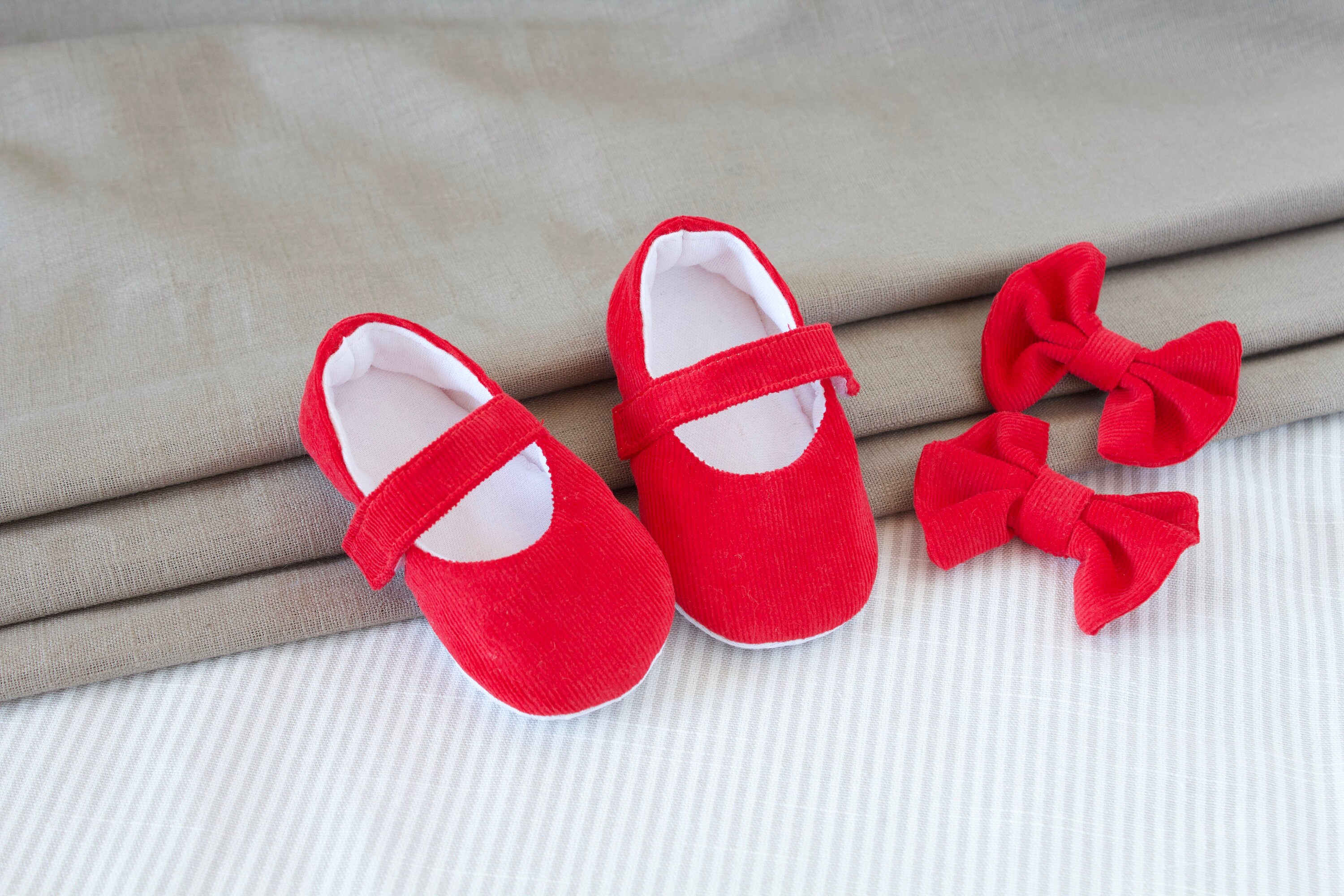 Baby girl shoes red best sale color