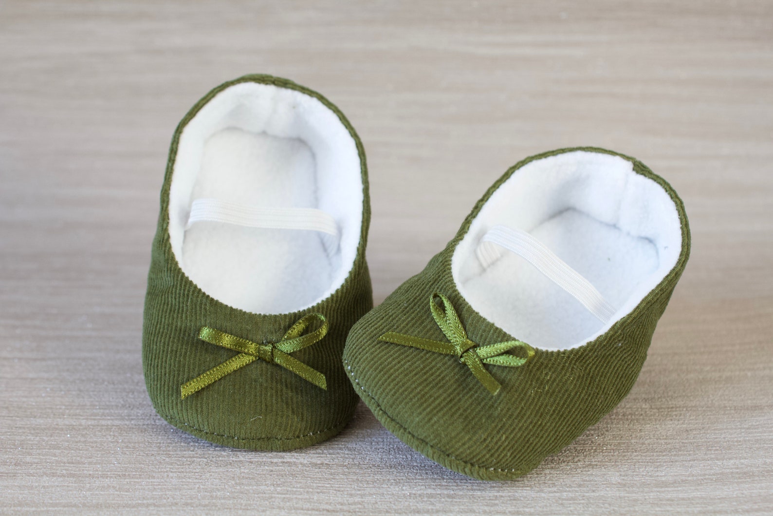 baby girl shoe, baby shoe ballet flat, olive green baby girl shoe, girls shoe, green corduroy ballet flats.