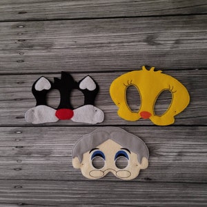 Animated Cartoons - Yellow Canary - Sweetie Bird - Tuxedo Cat - Black and White Cat -Grandma -  Pretend Play - Retro Cartoon - Playtime