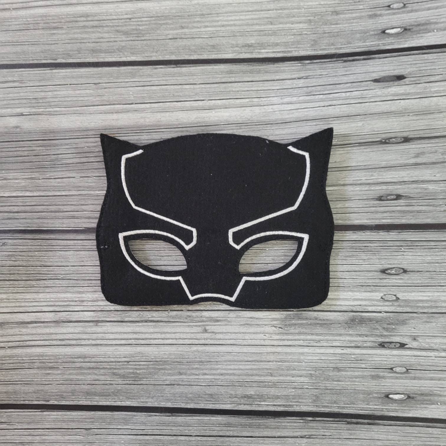 Masque Panthère noire en feutrine fait main et fabriqué en France