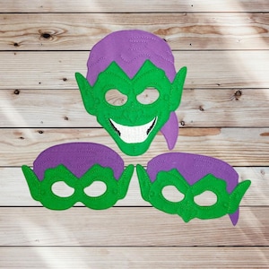 green dress purple accessories for feature_Lace Up