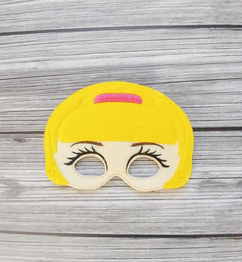 Маска из папье маше. Маски в стиле лол. Маска кукла лол. Марионетка фредди маска. Как сделать маску кукла.