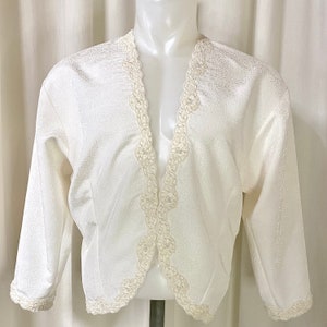 Ivory Shrug or Wedding Wrap w/Swirl Texture, Pearl Bead Lace Trim, Front Darts and 3/4 Sleeves, Size 2XL