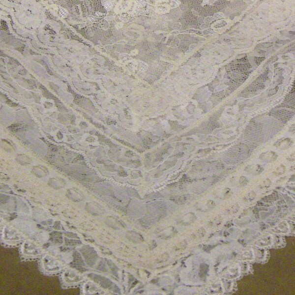 Ivory Lace Hankies, Victorian Handkerchiefs with Matching Lace Edgings - Choose your Design, LOT B