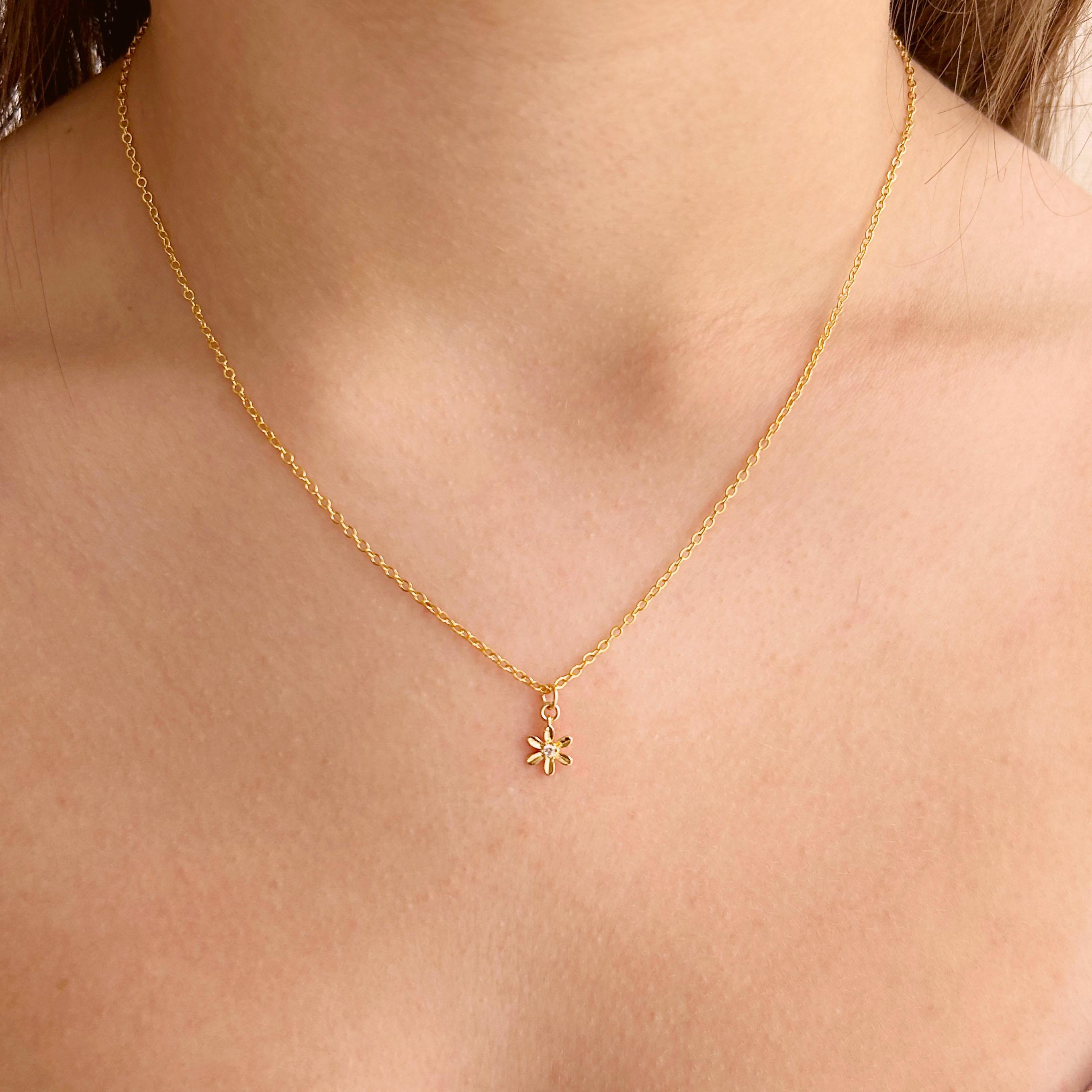 Gold Daisy Necklace - Etsy