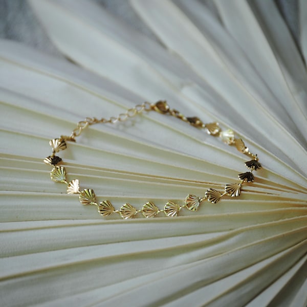 Dainty Gold Seashell Bracelet, Layering Stacking Bracelet