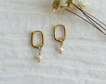 Pearl Hoop Earrings, Gold Oval Hoops with Pearls, Oval Huggie Hoops, Gold Oval Hoop Earrings, Oval Pearl Earrings