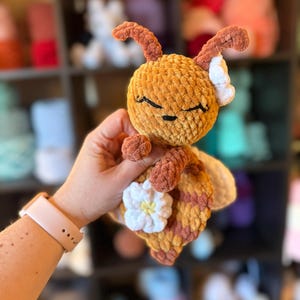 Baby Bee Snuggler, lovey, plushie, Stuffie, toy