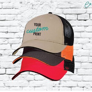 Aangepaste borduurwerk Mesh rug Baseball Cap Trucker hoed uw aangepaste afdrukken twee Toon laag profiel ongestructureerde Sandwich Visor