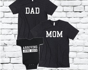 Mom Dad And Baby Arriving Date Expecting Month Year Family Tees Shirt Set Baby Announcement Graphic Tees Mom & Dad to be Matching Bodysuit