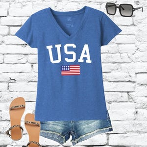 USA American Flag V Neck Shirt Women&#39;s Graphic Tee 4th of July Summer Graphic Tee Soft Fitted Long Length