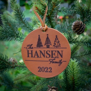 Leren kerstornament, aangepast kerstdecor, leren kerstornament, kerstversiering, gepersonaliseerd kerstboomornament