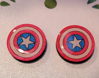 Pendientes con el escudo del Capitán América de los Vengadores