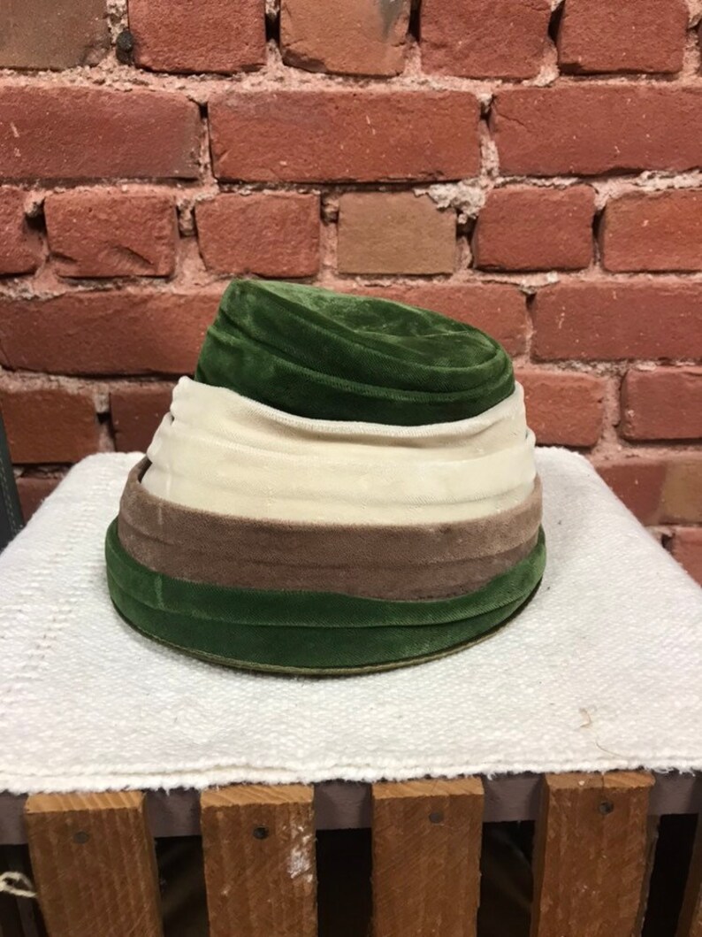 Vintage 60/'s Pillbox Green Brown and White Velvet Hat