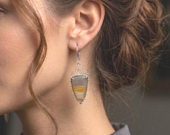 Pendientes de plata de ley 925 con ágata con diseño intrincado inspirado en encaje.