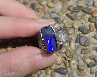 Anillo de ópalo Boulder de plata de ley oxidada: joyería bohemia hecha a mano