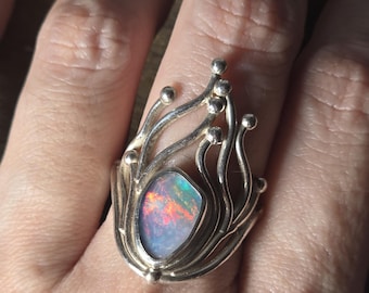 Anillo doble de ópalo ardiente en plata de ley / Diseño único de llama orgánica