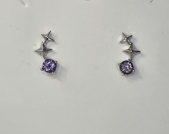 Pendientes de botón con espinelas azules y moradas de Estrella Celestial – Plata de ley