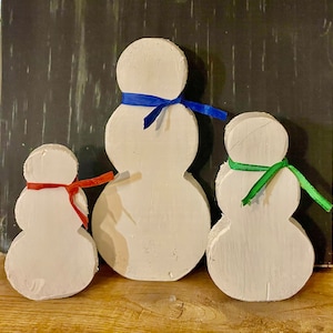 Wood Carved Snowmen Set: Farmhouse Winter Tiered Tray Decor