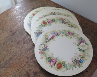 Set of vintage sub-dishes blooms