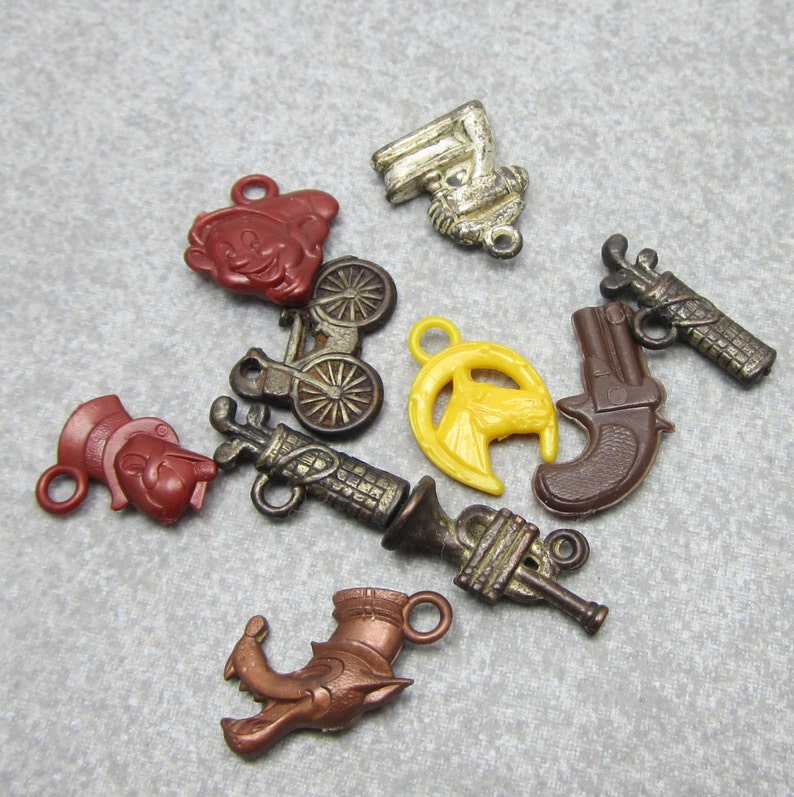 10 Vintage Gumball Machine Prizes Charms - Etsy
