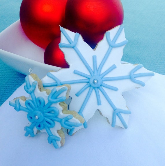 Iced Snowflake Sugar Cookie Christmas Ornament, White and Blue Decoration, Faux, Fake Food, Snow, Winter, Holiday Gift, Tree