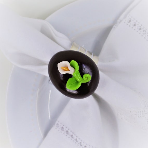 Dark Chocolate Egg Napkin Rings, Spring Table Decoration, Faux Food, Hostess Gift, Wedding Favors, Easter Dinner, Calla Lily, confection