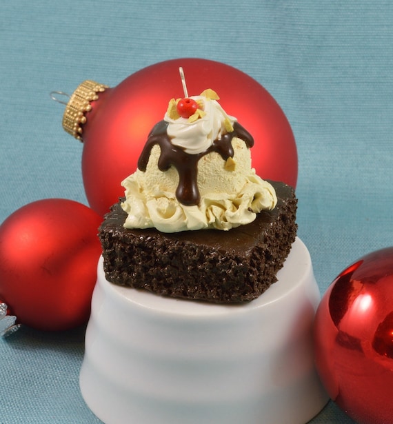 Brownie a la Mode Christmas Ornament, Faux Ice Cream Sundae, Chocolate Sauce, Hot Fudge, Whipped Cream, Cherry, Nuts, Vanilla