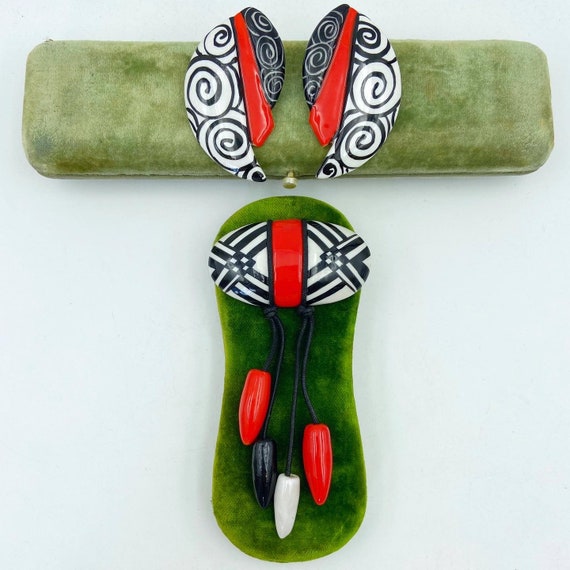 Super cool 1980s oversized earring and brooch set,