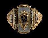 Vintage Ladies 10k Gold Josten Designer Art Deco Inspired Graduate Celebratory Class Ring Featuring Mother of Pearl Accented Design