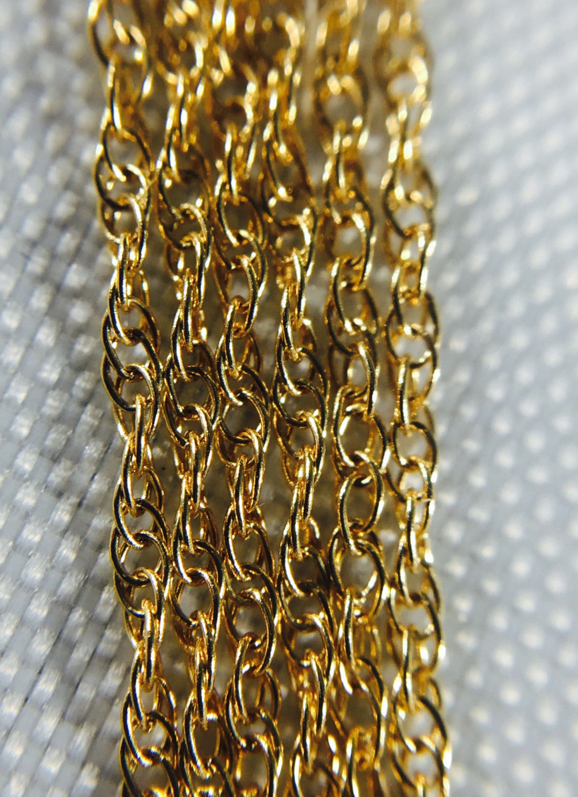 14k Yellow Gold Ladies Designer Singapore Chain Necklace Featuring